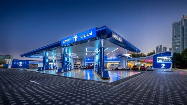 أدنوك للتوزيع تفتتح 119 محطة خدمة جديدة وتتجاوز ألف موقع بالمنطقة