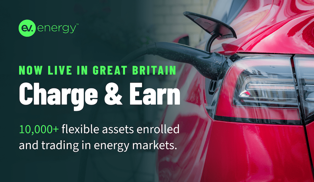 صورة توضح شعار ev.energy مع مخطط يوضح برنامج Charge & Earn وشبكة الشحن المرنة لربط مشغلي الشواحن والأساطيل بأسواق موازنة الشبكة.