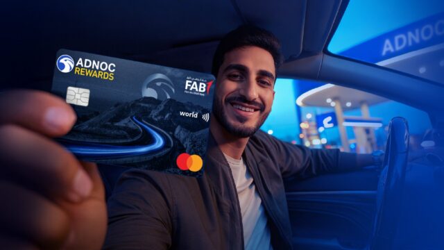 أدنوك للتوزيع وأبوظبي الأول يطلقان بطاقة مكافآت الوقود والتنقل