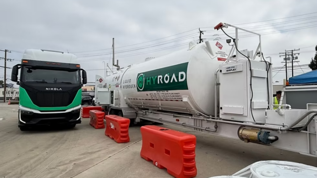 صورة لشاحنة هيدروجين ثقيلة تابعة لـ IMC Logistics وشريكتها Hyroad Energy خلال شراكة لتشغيل مركبات هيدروجينية في الولايات المتحدة.