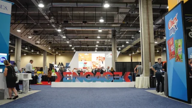 صورة شاشة تُظهر لوحة معلومات منصة McLane360 الرقمية لدمج إدارة طلبيات التجزئة وسلاسل الإمداد وتحليلات التشغيل لدى McLane Company.