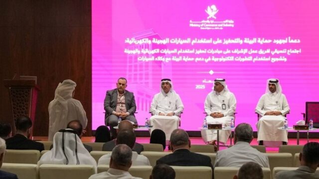 كهرماء ووقود القطرية توسعان شبكة شواحن المركبات الكهربائية بالمحطات