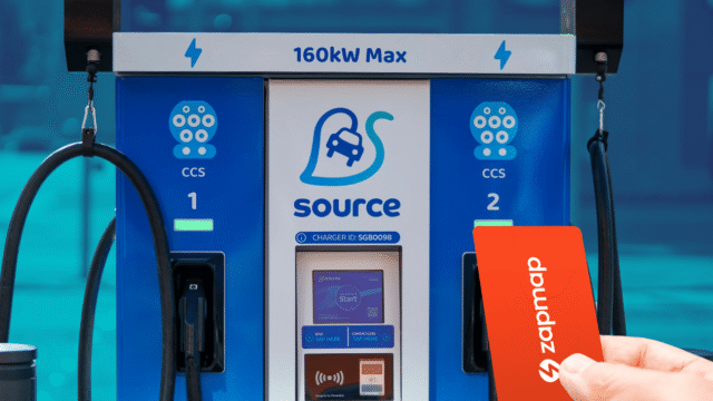 صورة لدمج Source لمجمعات الشحن فائق السرعة مع تطبيق Zapmap في المملكة المتحدة.